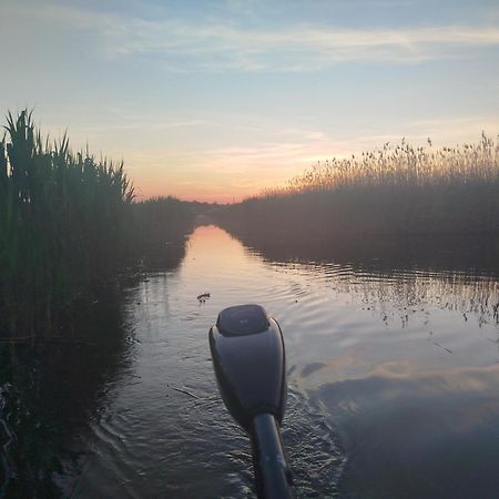 Pfahlbau Sunset I Toplage Elektroboot Inklusive Руст Экстерьер фото